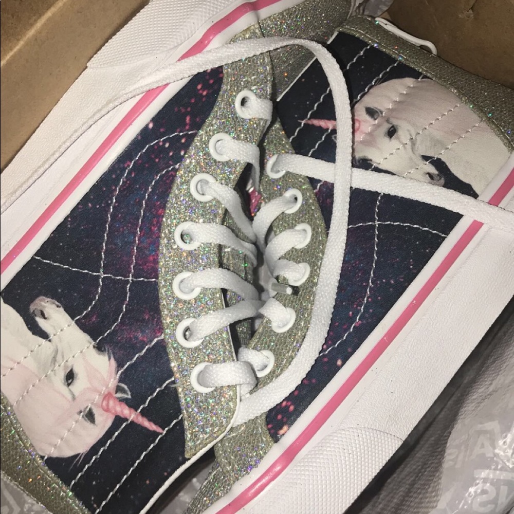 Shoes - Picture 2 of 2